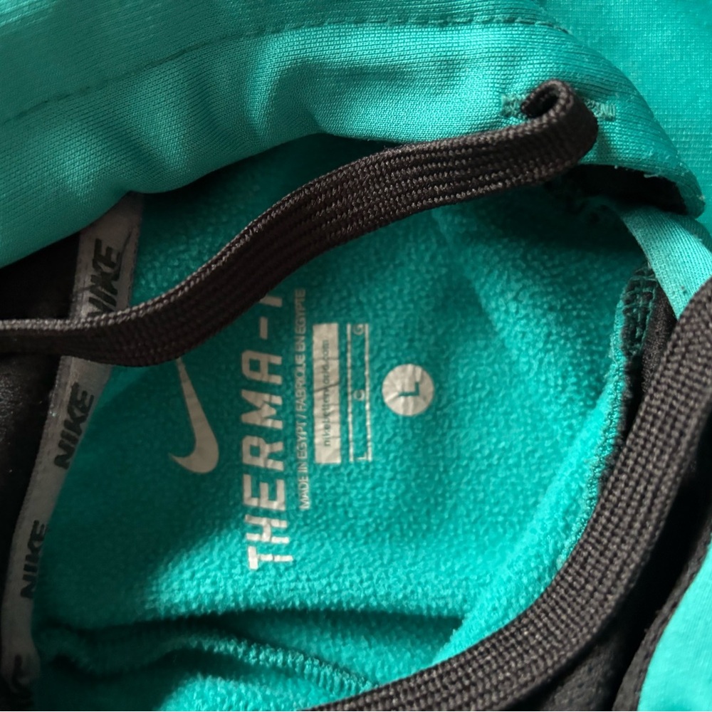 Nike pullover - Picture 2 of 2